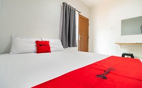 Reddoorz @ Tondano Benhill